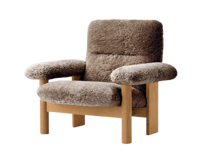 Křeslo Brasilia Lounge Chair, Sheepskin sahara/natural oak